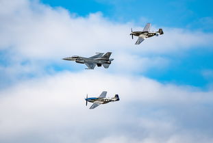 星空体育-F-16机场被毁,跑道炸出巨坑,16号机场跑道