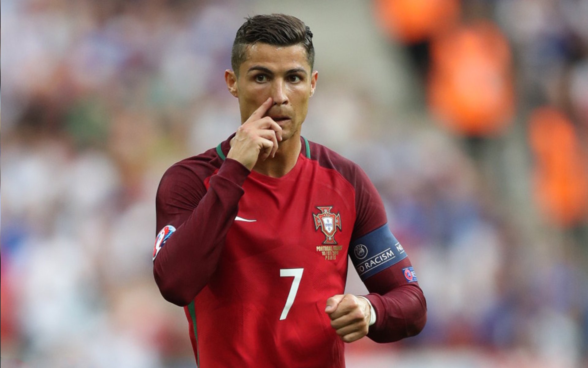 星空体育官网-中国足球联赛外援与本土球员发展平衡探讨,中国足球队外援入中国籍了吗